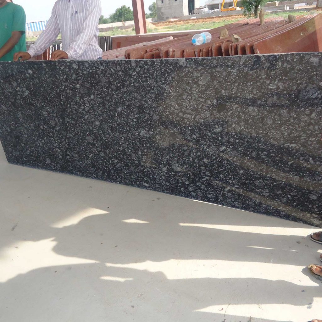 RUE black granite cutter slabs