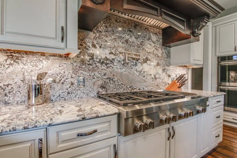 Slab granite backsplash