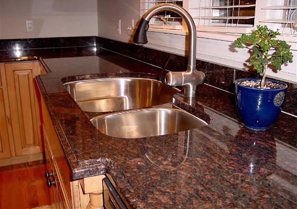 Brown Granite Countertops To Render Kitchens A Rustic Look