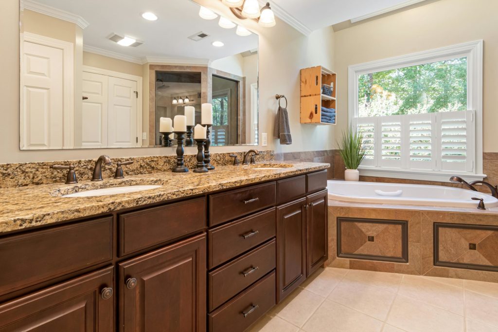 Granite vanity tops vs engineered stone vanity tops